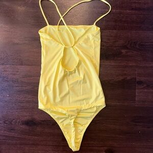 Aritzia Wilfred Free — yellow bodysuit, XS